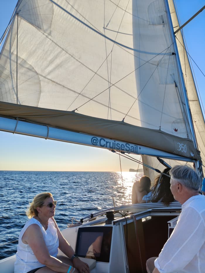 En dag att upptäcka Alghero: Ren avkoppling på den italienska blå havet