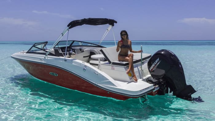 Verbringen Sie einen ganzen Tag auf einem Motorboot in Cozumel