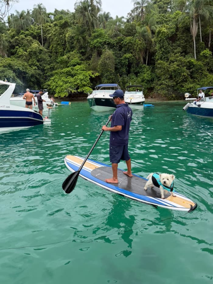 Take 9h to discover the hidden magic of Angra dos Reis from the waves