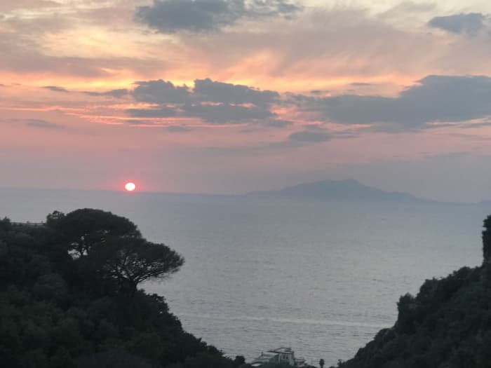 A day to discover Positano: the true Dolce Vita on a motorboat