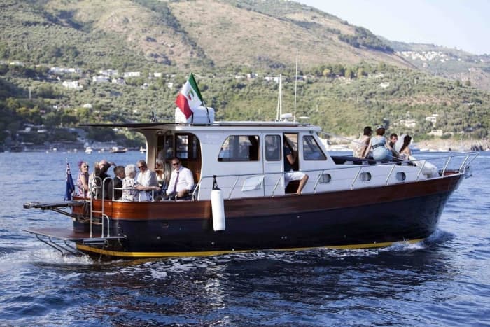 A day to discover Positano: the true Dolce Vita on a motorboat