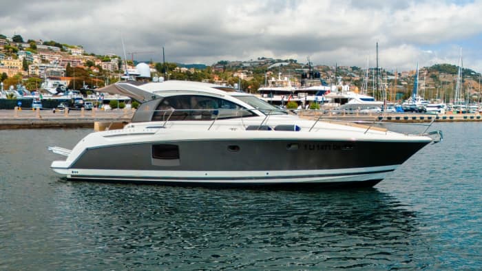 Your day in Sanremo: Rent a motorboat for a full day of discovery