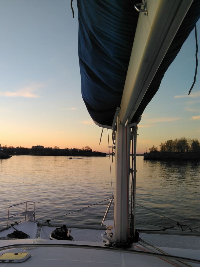 Privater 2,5-stündiger Segelausflug mit Sightseeing in Helsinki