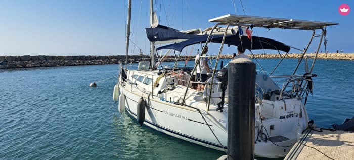 ⛵ Escape Day: sailing on a 12m sailboat in the bay, swimming 🐬
