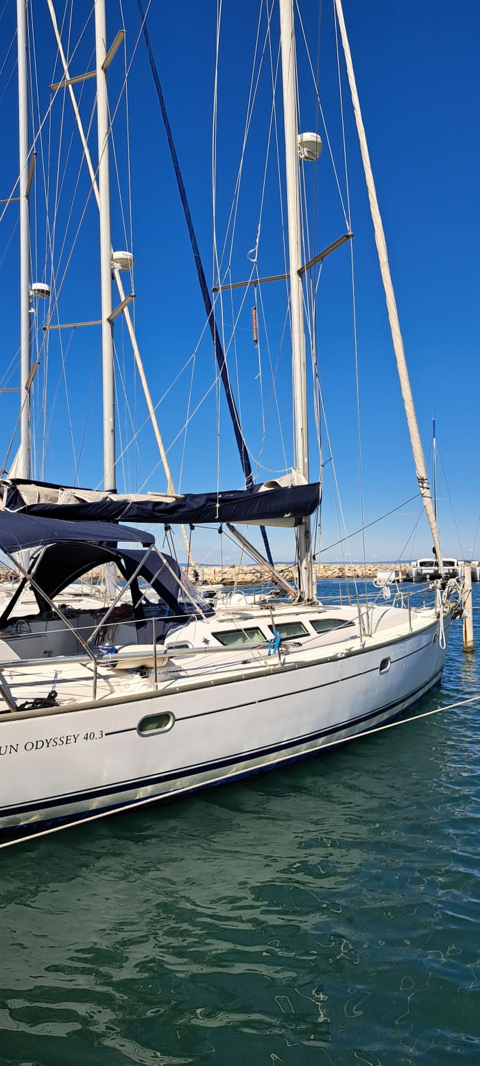 ⛵ Escape Day: zeilen op een 12m zeilboot in de baai, zwemmen 🐬