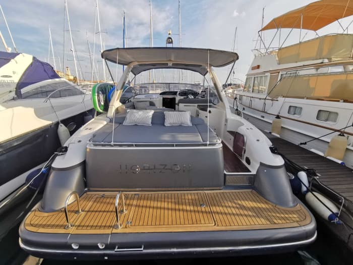 Genießen Sie 8 Stunden und 30 Minuten auf einem Motorboot, um San Vincenzo zu erkunden.