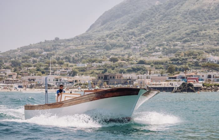 Your private motorboat for a day around Ischia
