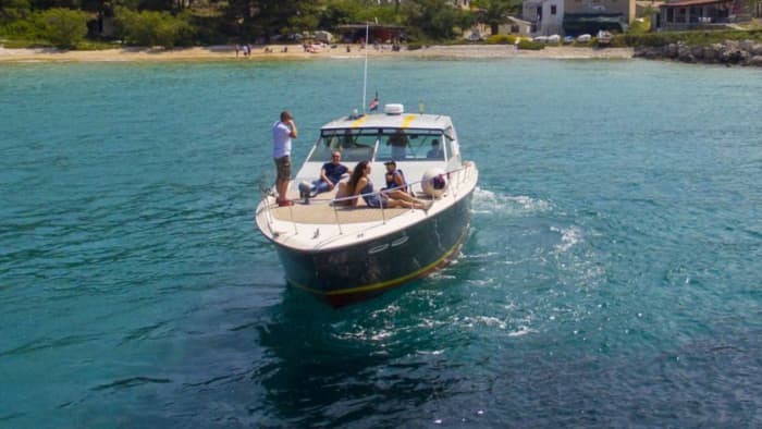 De Split a Hvar: paseo privado en barco para disfrutar del sol, el mar y la relajación isleña