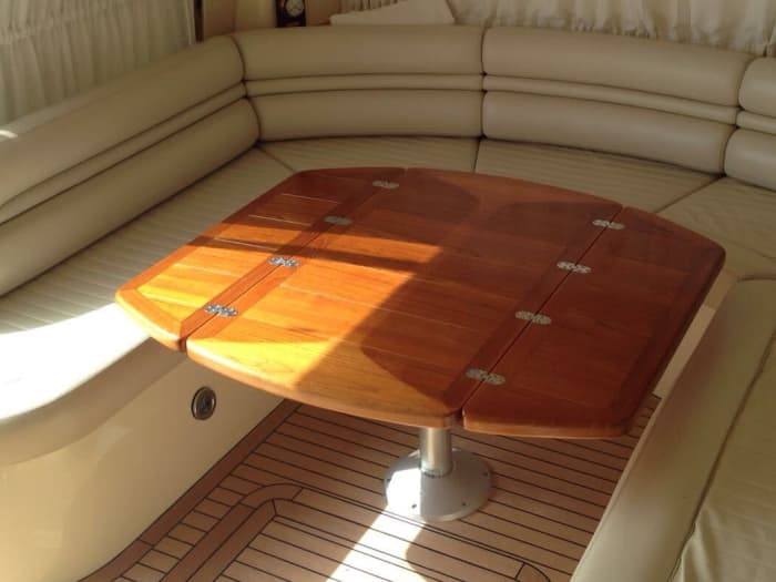 Unvergleichliche Aussichten auf Syracuse: Ein Weltklasse-Tag auf einer Motoryacht