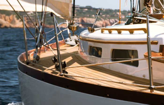Discover sailing on a traditional sailboat – Saint-Cyr-sur-Mer (2.5 hours)