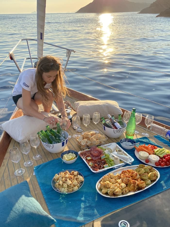 Discover sailing on a traditional sailboat – Saint-Cyr-sur-Mer (2.5 hours)