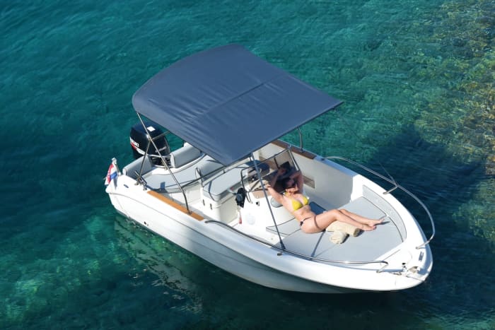 Dubrovnik escape: 4h of relaxation on a motorboat