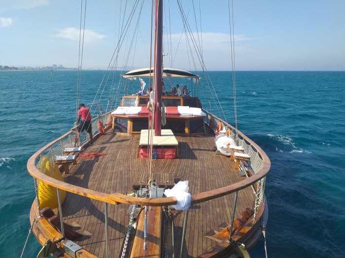 Make every moment count: A full day of sun around Larnaca on a sailboat