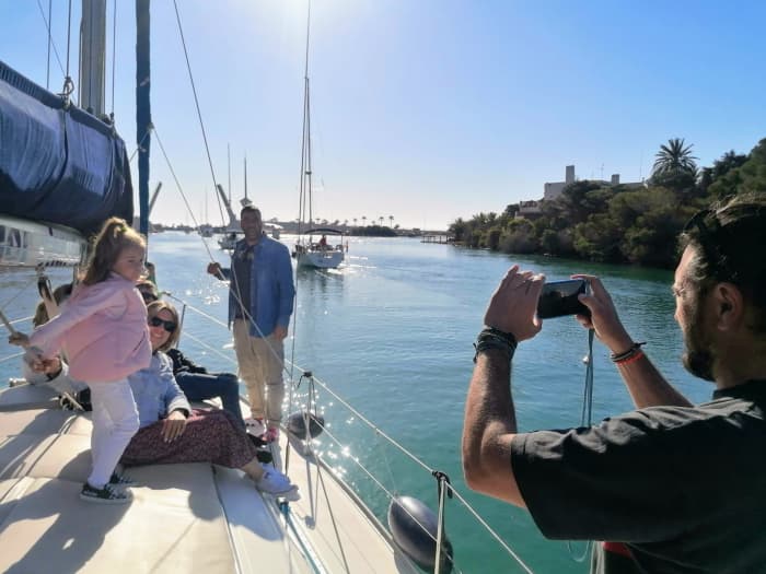 Cap sur le plaisir : une journée complète de navigation authentique à La Manga en voilier