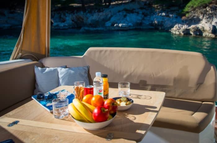 Dubrovnik to Hvar: Full-Day Boat Transfer with Stop in Korčula
