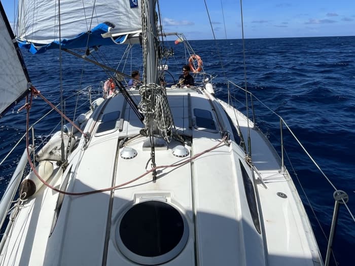 Croisière d'une journée à Ponta Delgada : des moments inoubliables en voilier