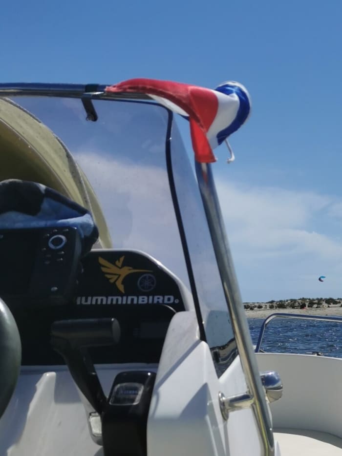 3h30 to explore Martigues on a motorboat