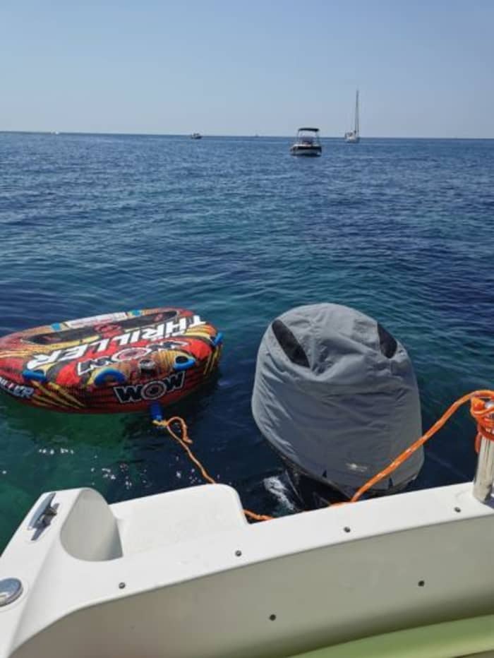 3h30 to explore Martigues on a motorboat