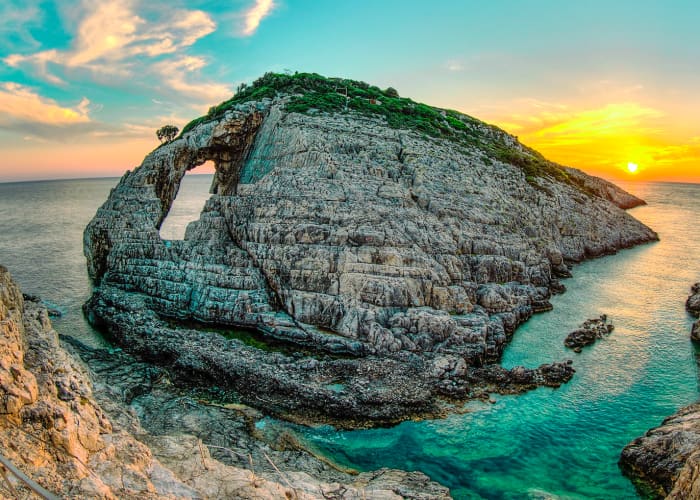 GOLDEN ESCAPE | Around Island Sunset Cruise