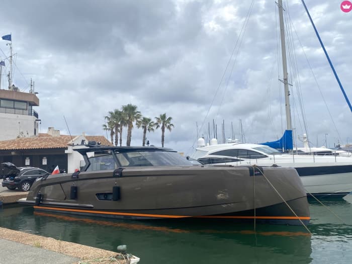 Tour en Yatch des plus belles plages entre Saint-Tropez et Monaco