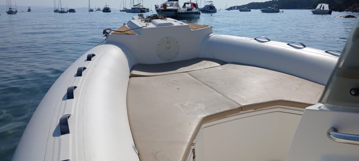 Explorez les joyaux cachés de l’île de Porquerolles pour une journée"Plus de passagers possibles à bord, sur demande."