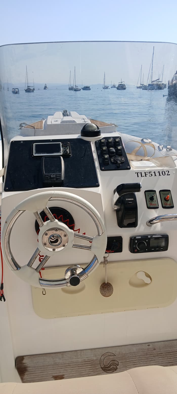 Explorez les joyaux cachés de l’île de Porquerolles pour une journée"Plus de passagers possibles à bord, sur demande."