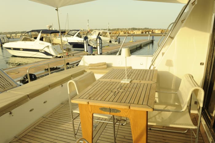 Italian dreams start at sea: A 9h voyage through the heart of Brucoli