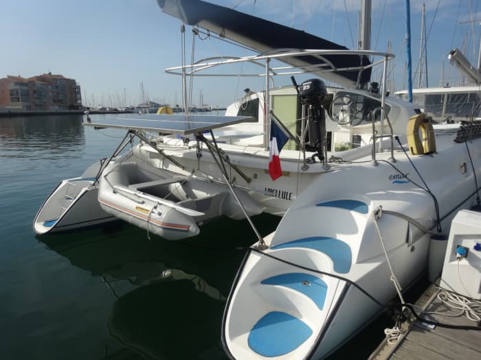 Njut av en heldags segling i Agde på en katamaran