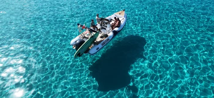 Private Schlauchboottour zur Entdeckung von Favignana und Levanzo - Entspannen Sie sich und haben Sie Spaß.