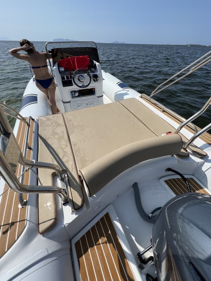 A day on a boat to discover Favignana