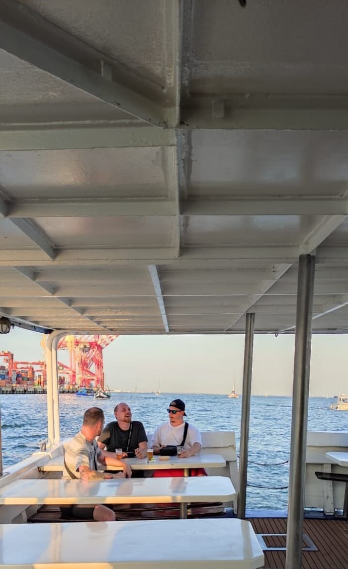 Le meilleur de Lisbonne se trouve sur l'eau : votre journée privée complète en bateau à moteur