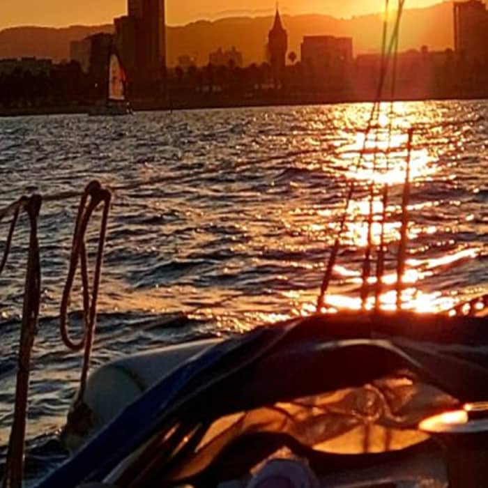 Private Sailing Trip in Barcelona – up to 2 hours with drinks and snacks for up to 8 passengers