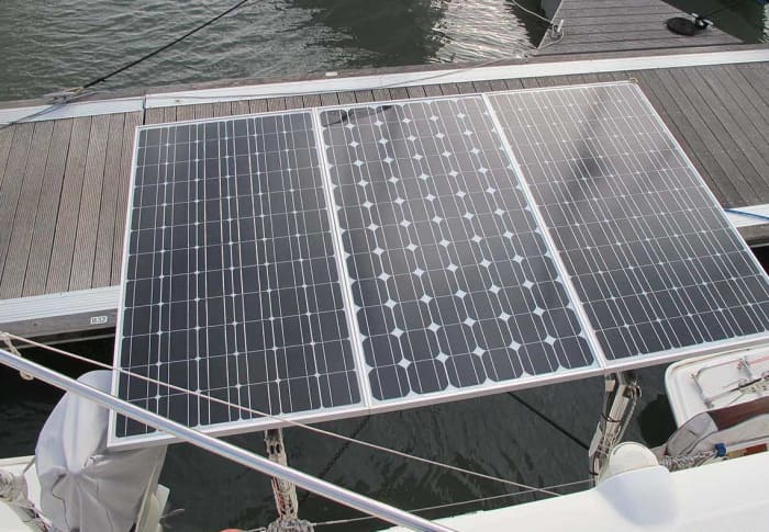 Rent a catamaran with friends, family or for a seminar. Enjoy a sailing discovery experience.