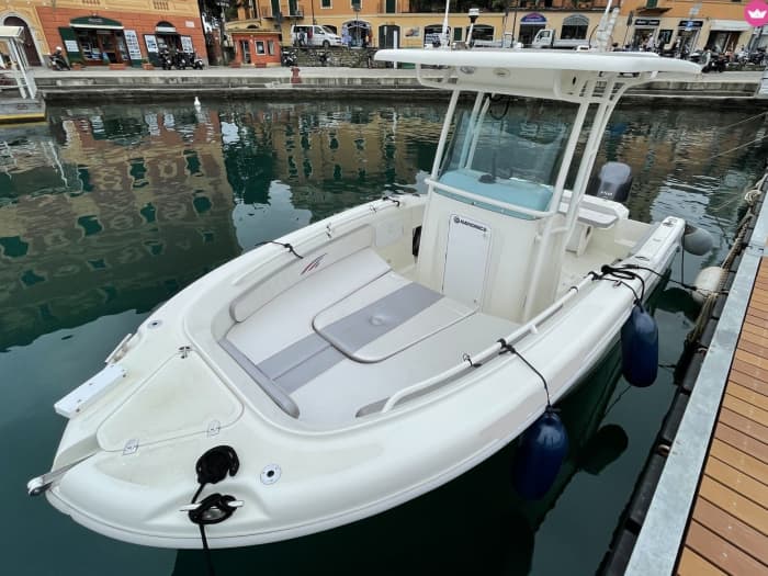 Din privata motorbåt för en dag runt Santa Margherita Ligure