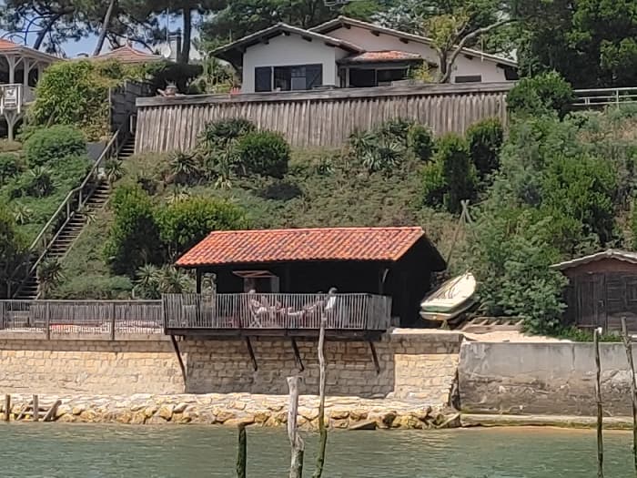 Your day in Arcachon: Rent a motorboat for a boat trip to discover the Bay