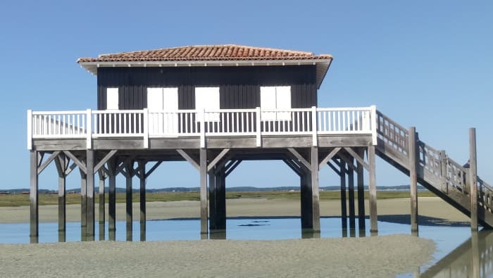 Your day in Arcachon: Rent a motorboat for a boat trip to discover the Bay