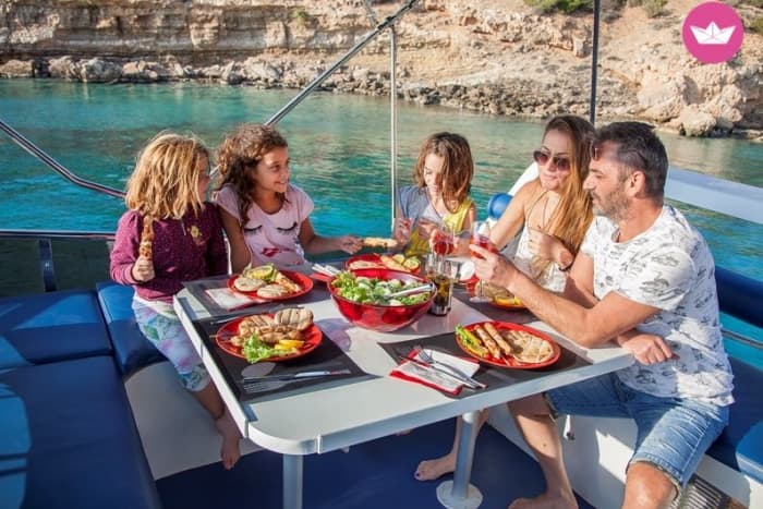 Half Day Private Cruise in Athens Riviera - Islet with Turquoise waters