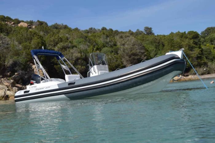 Het beste van Ajaccio beleef je op het water: een privé-dagtocht op een motorboot