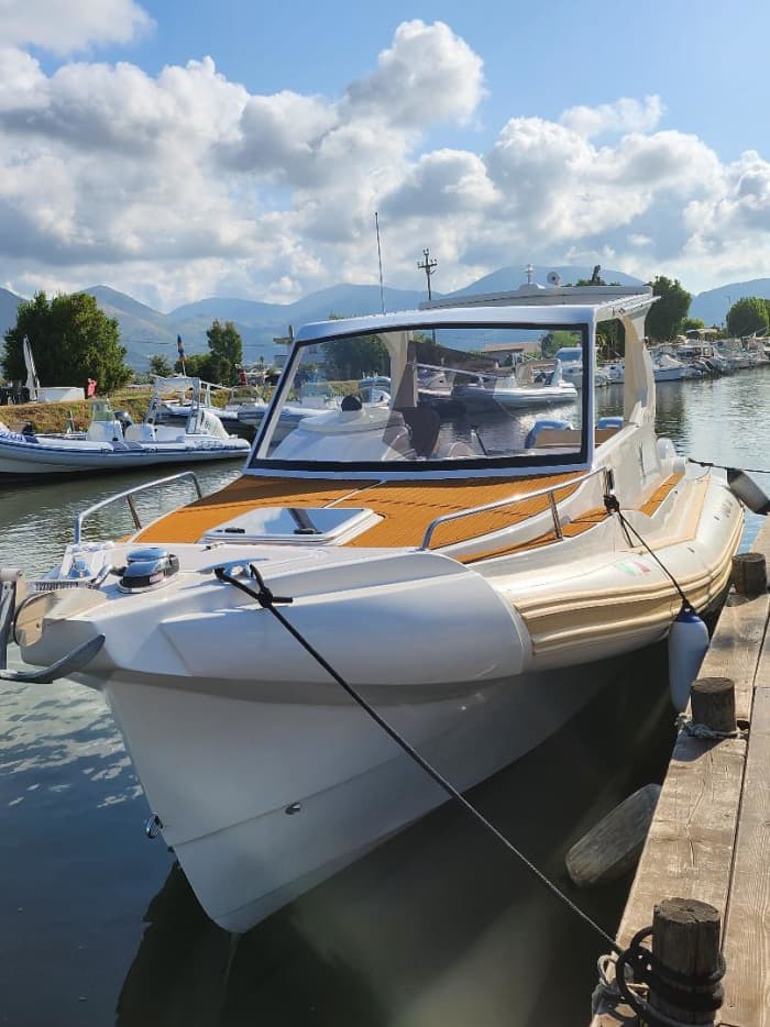 Entdecken Sie Terracina auf einer 9-stündigen Motorbootfahrt.