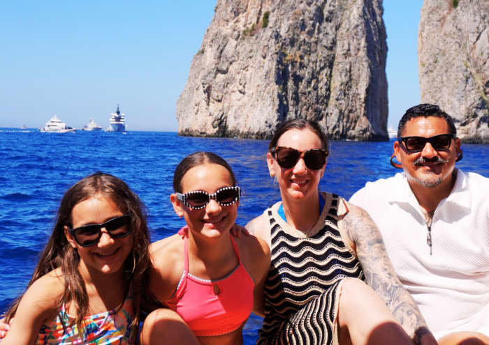 Capri: Privé 7 uur durende boottocht met drankjes en tijd op het eiland