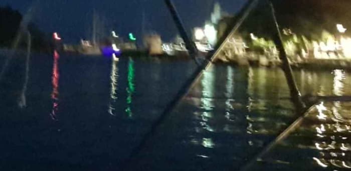 Erleben Sie die Freiheit des Segelns fernab überfüllter Strände! Mit unserem Segelboot erkunden Sie die Weite des Tigullio-Flusses, tauchen in ruhige Gewässer ein und erfrischen sich beim Schwimmen oder bei der Delfinbeobachtung vor der Küste. Ein Segelerlebnis, das Sie weit weg vom Alltagstrubel führt.
