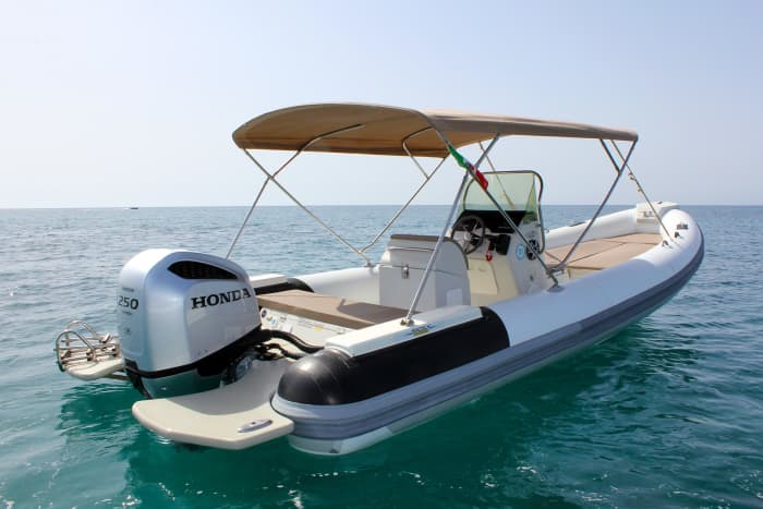 Easy Marzamemi getaway: A 4h30 boat trip on a motorboat