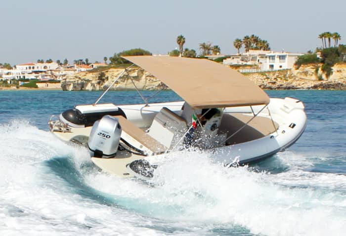 Easy Marzamemi getaway: A 4h30 boat trip on a motorboat
