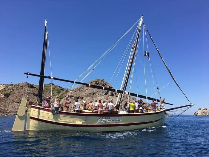Full-day sailing trip in Cadaqués on a sailboat