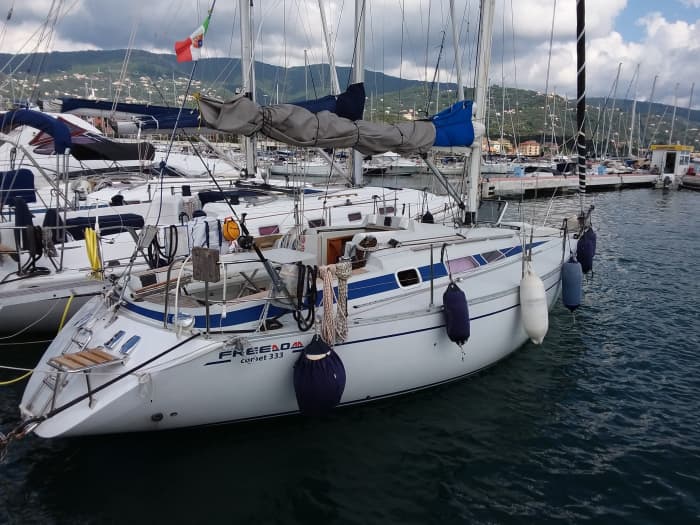 Einen Tag lang Lavagna entdecken: Das wahre Dolce Vita auf einem Segelboot