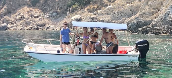 Um dia excepcional no mar ao redor de Hyères e das Ilhas Douradas.