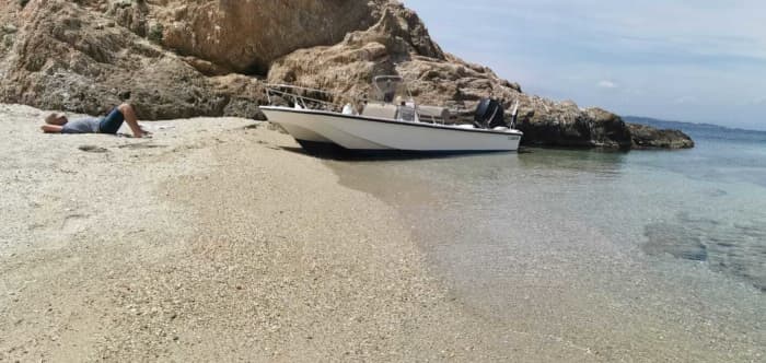Um dia excepcional no mar ao redor de Hyères e das Ilhas Douradas.