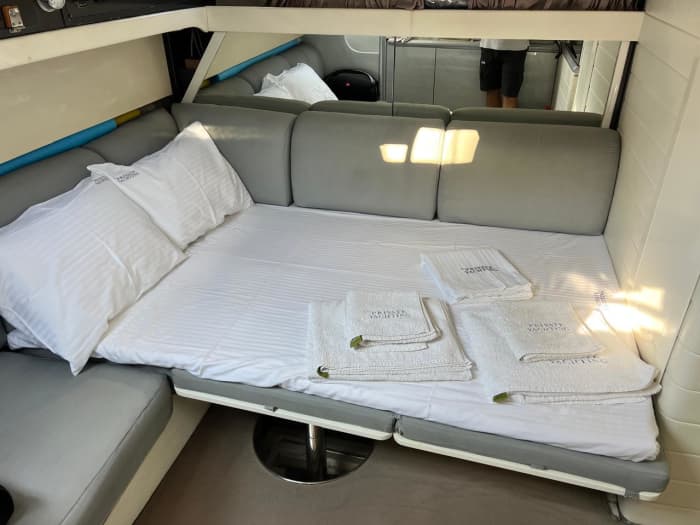 Genießen Sie 8 Stunden auf einem Motorboot in Kefalonia