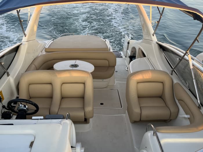 Excursion privée en yacht à moteur d'une demi-journée et au coucher du soleil