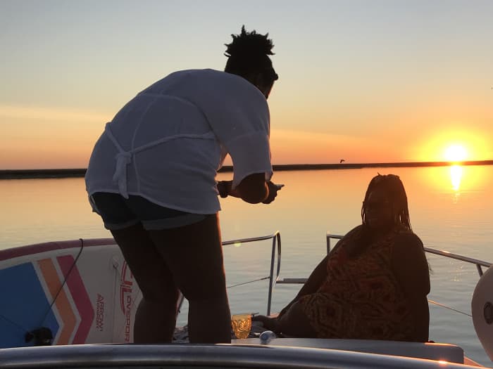 Excursion privée en yacht à moteur d'une demi-journée et au coucher du soleil